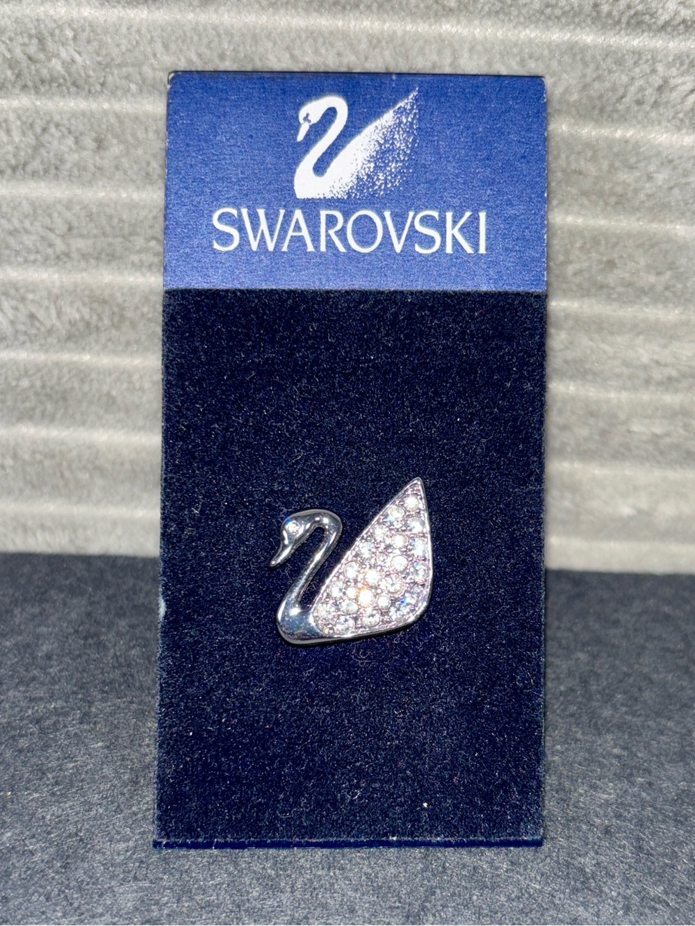 Swarovski Crystal Signature Swan Mini Lapel Pin Tie Tack Silver